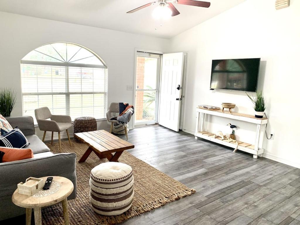 New! Close To Beach, Cozy, New Beds & Family Friendly Navarre Bagian luar foto